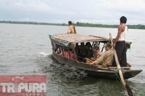 Water level rising at Dumboor and river Gomati